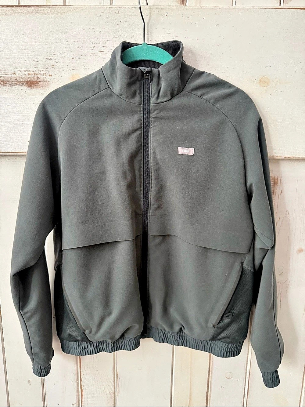 FIGS Sydney Scrub Jacket in Bonsai XS
